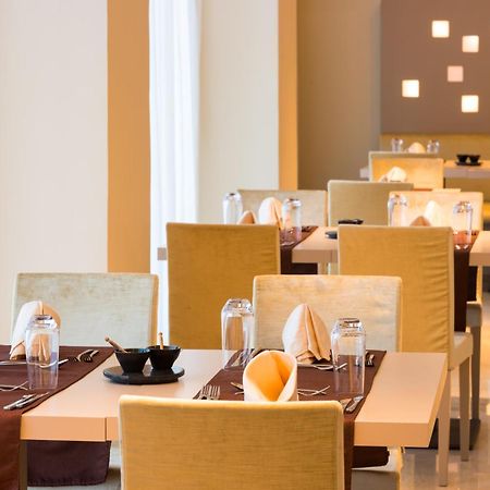 Radisson Blu Hotel NʼDjamena Kültér fotó
