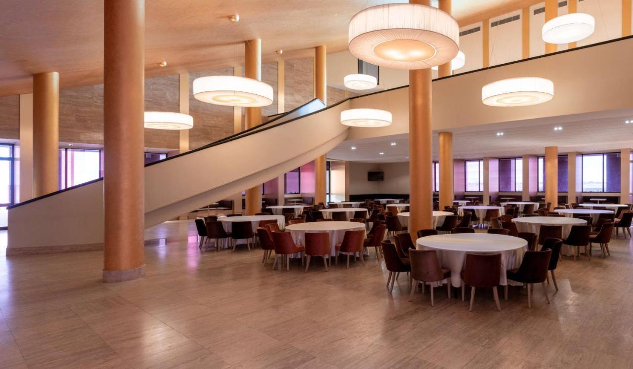 Radisson Blu Hotel NʼDjamena Kültér fotó