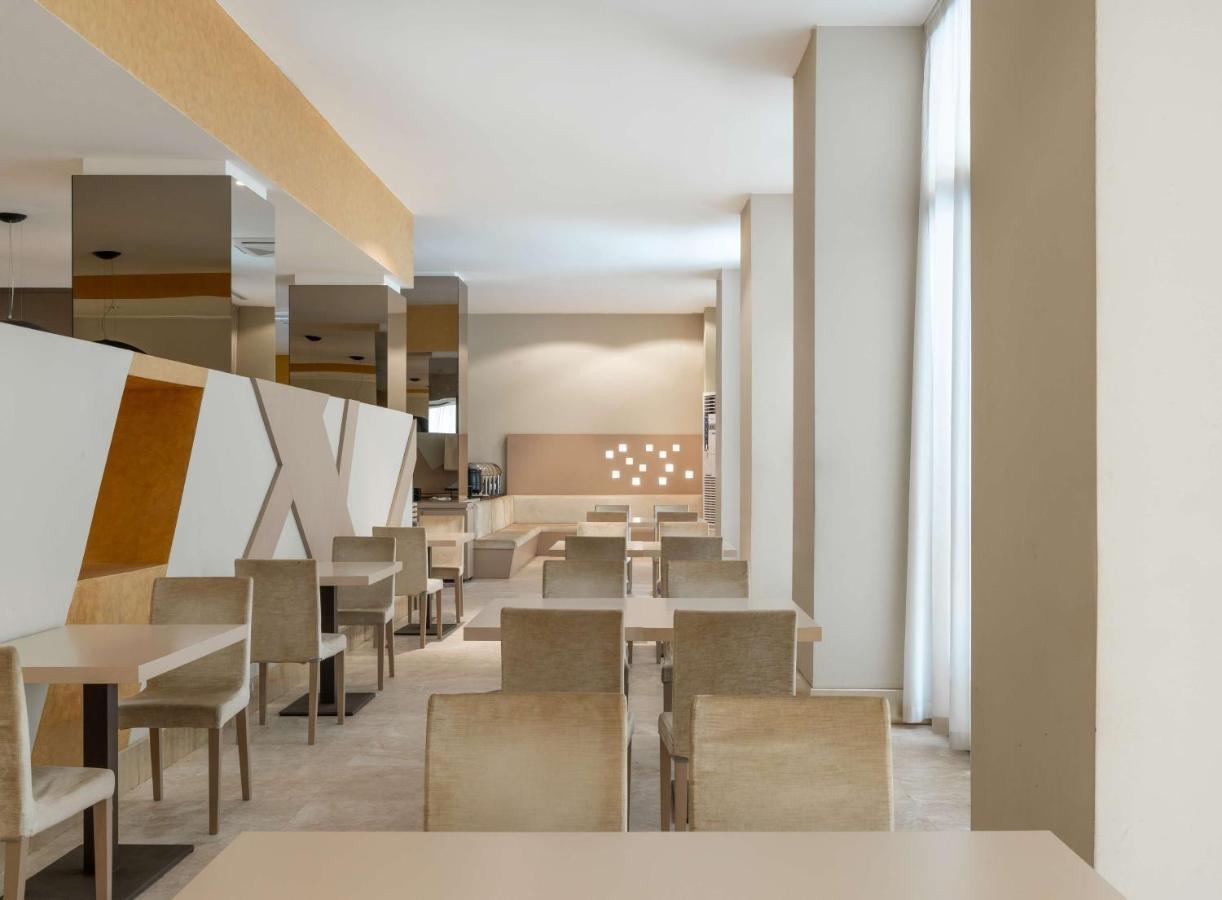 Radisson Blu Hotel NʼDjamena Kültér fotó